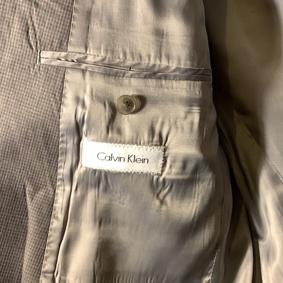 Calvin Klein (40R) - Picture 10 of 16